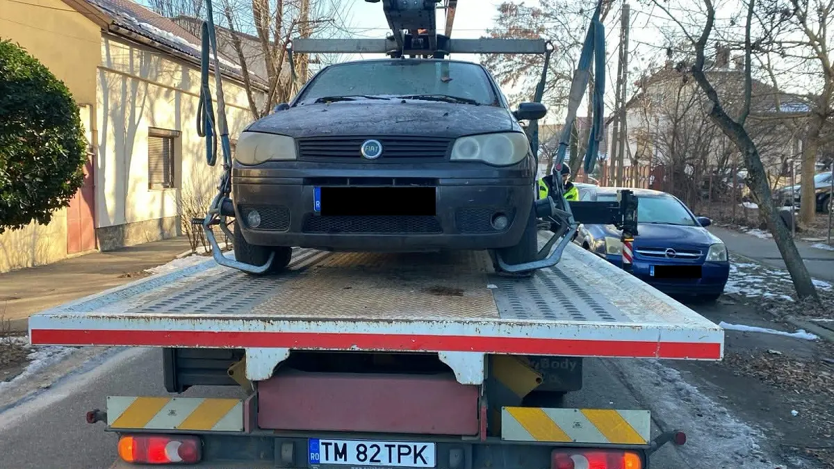 Timișoara a câștigat peste 2000 de locuri de parcare, în 2025, după ridicarea rablelor ce parazitau domeniul public