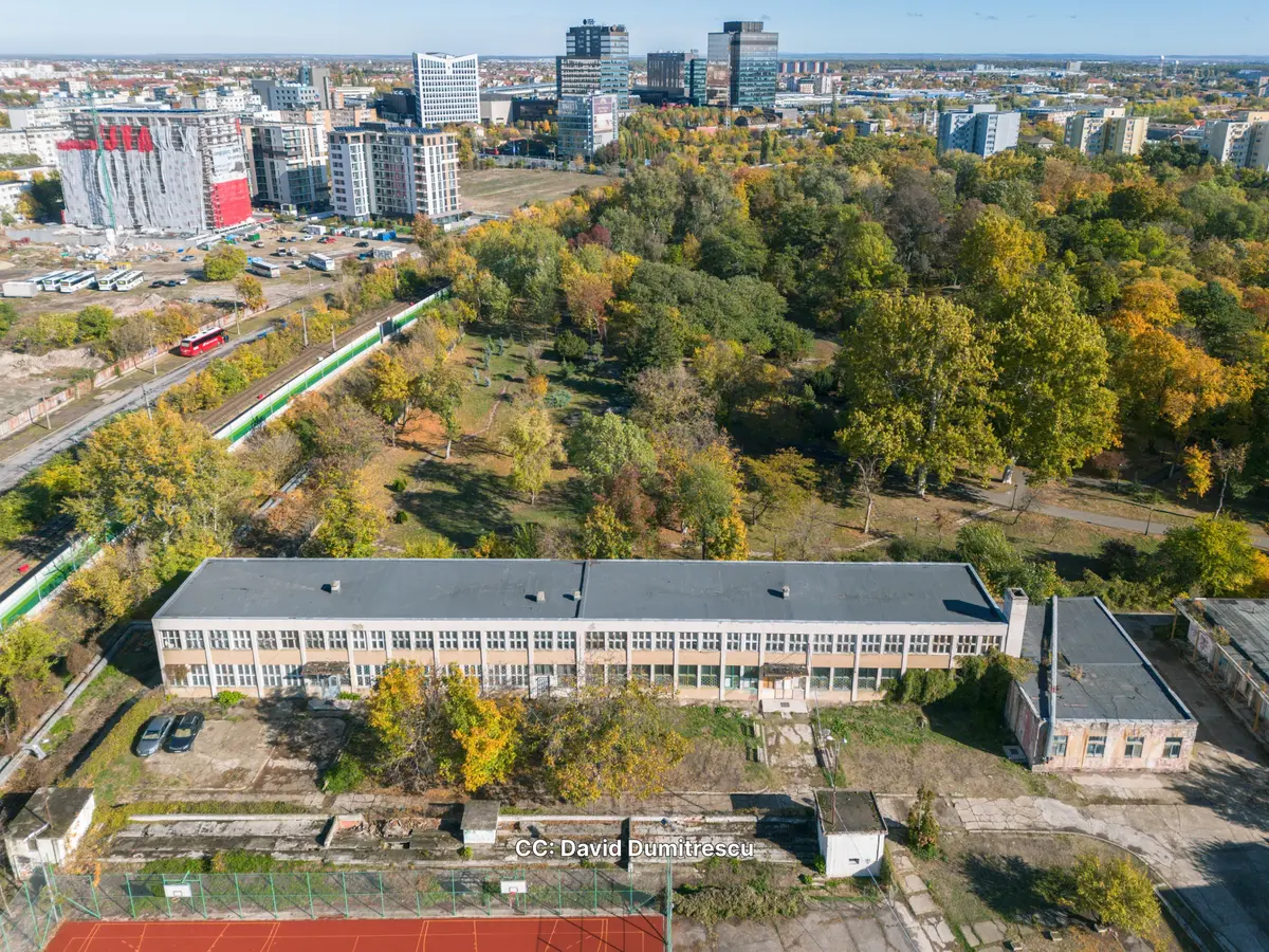 FOTO | Au început lucrările la clădirile abandonate ale fostului Liceu „Ion Mincu”. Vor deveni hub creativ pentru tineri