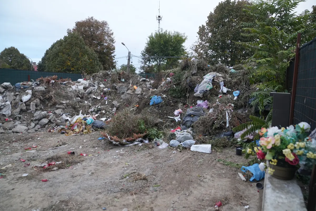Amendă uriașă pentru gunoiul lăsat în urmă de firma care a administrat Cimitirul din Calea Buziașului