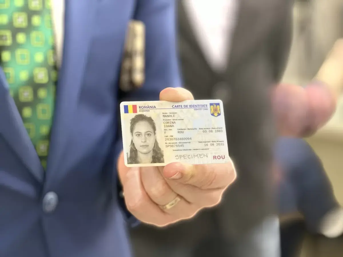 Schimbare importantă la buletine: din 1 august, vechiul model va mai fi eliberat doar în cazuri excepționale