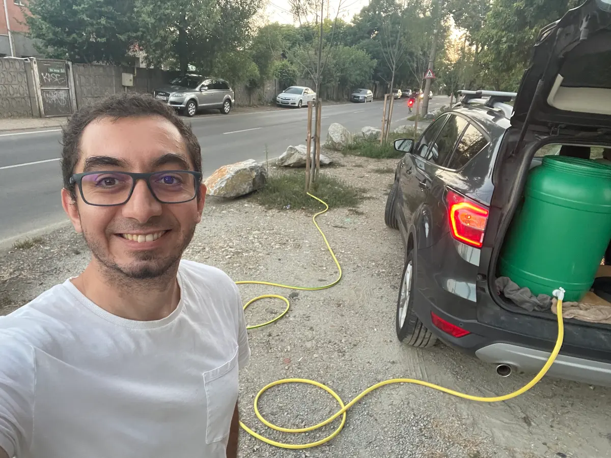 Timișorenii se mobilizează pentru udarea copacilor – inițiativă civică cu platformă digitală