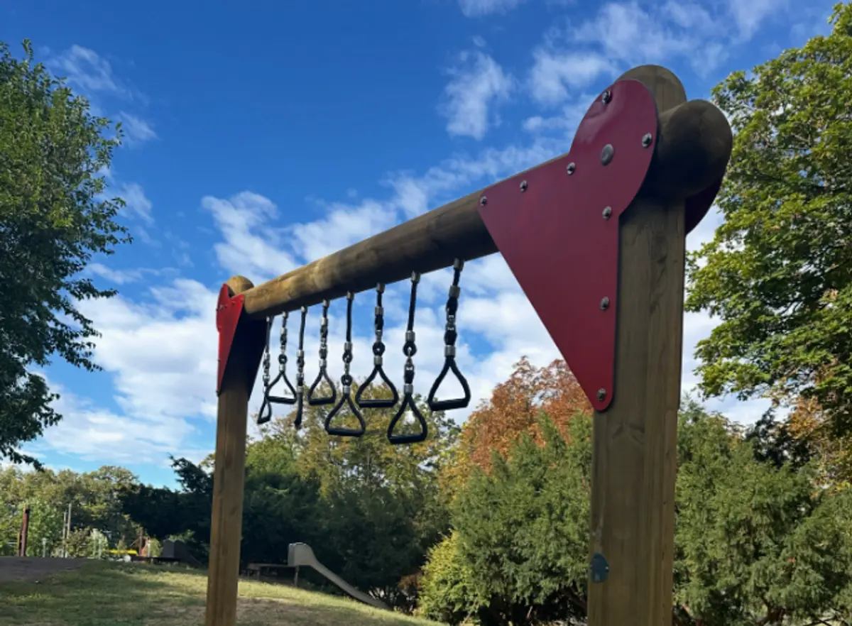 Parcul Copiilor are echipamente noi de joacă