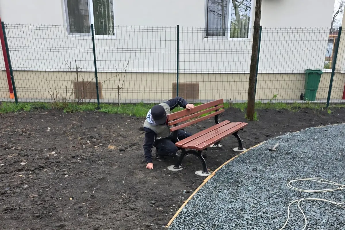 Spațiu abandonat transformat în loc de întâlnire: proiect din bugetare participativă finalizat în Ciarda Roșie