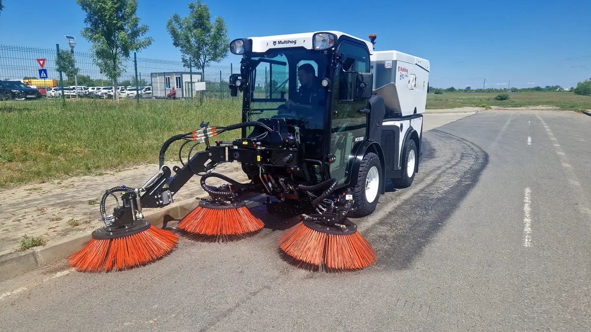Primele utilaje moderne achiziționate de SaluT pentru curățenia stradală au ajuns la Timișoara
