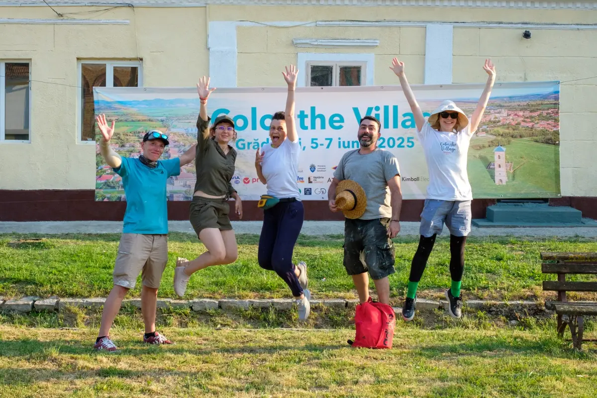 Start înscrieri pentru Color the Village 2026: voluntarii sunt chemați să renoveze 30 de case din satul Macedonia (Timiș)