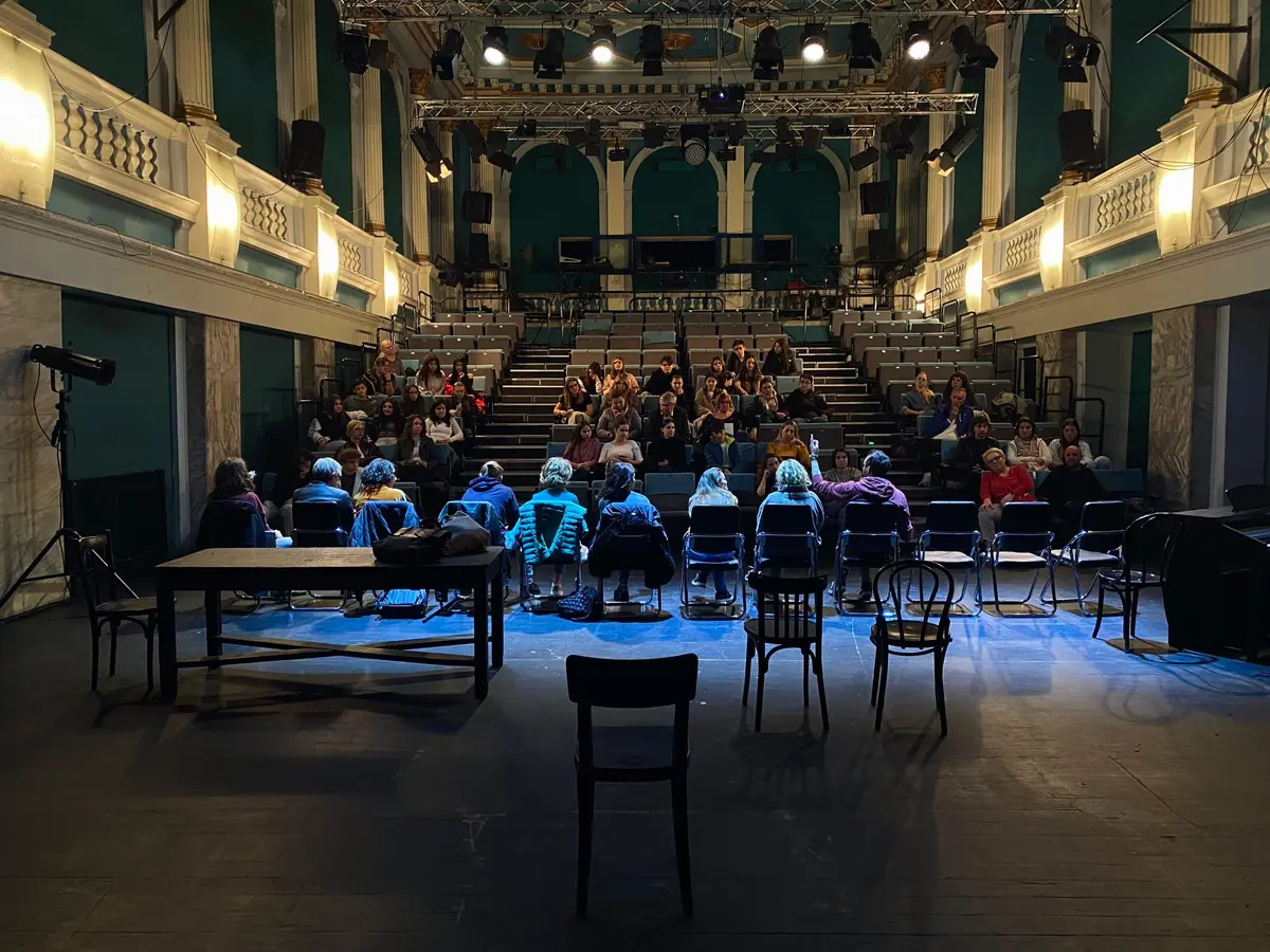 Teatrul German din Timișoara duce teatrul în școli: elevii devin autori, critici și participanți activi