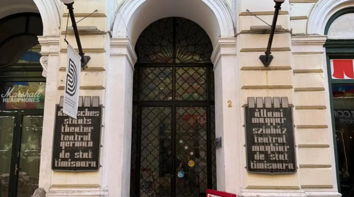 Incident la repetițiile musicalului „Chicago” la Teatrul Maghiar din Timișoara. Actriță rănită de un elemente de decor