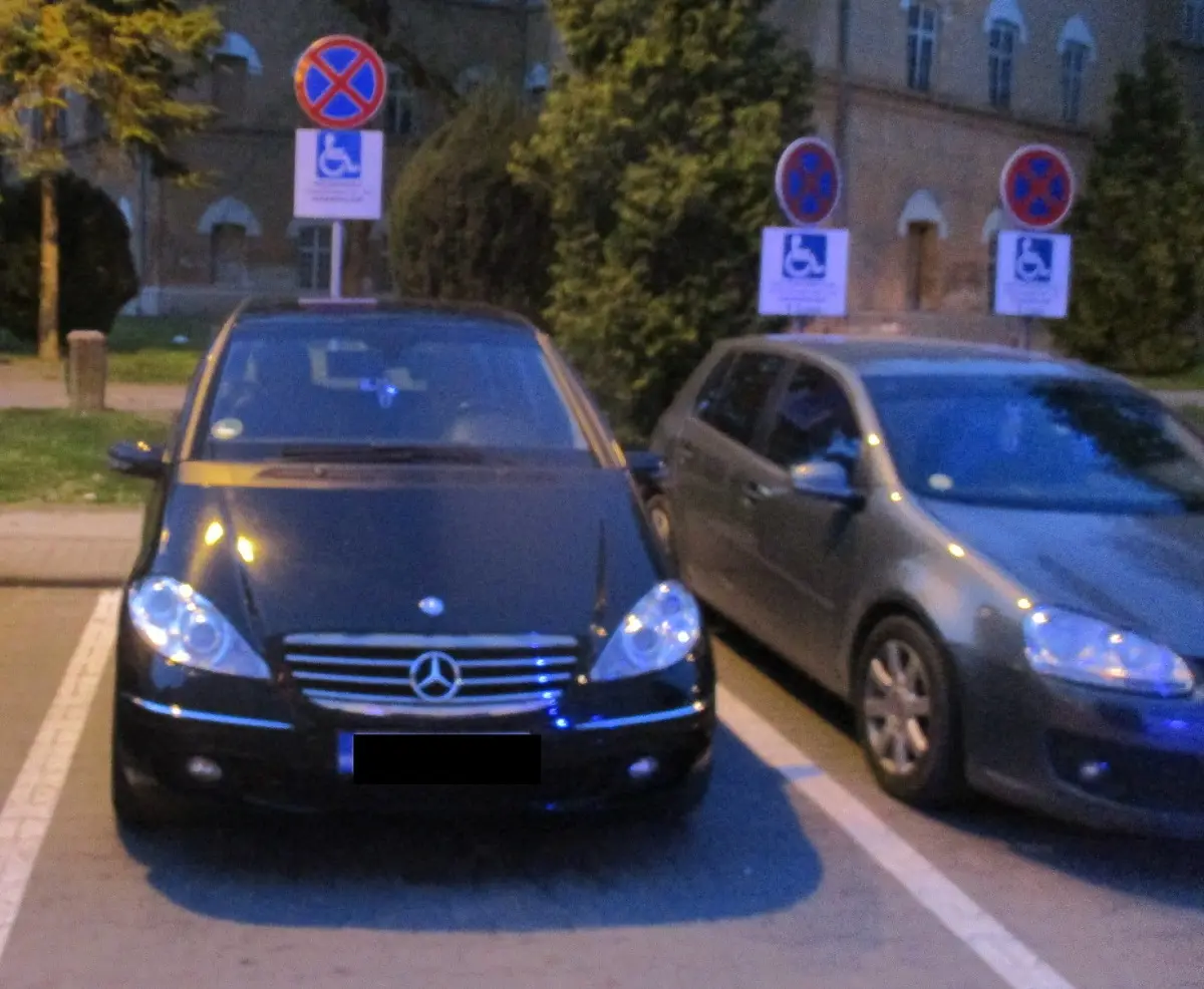 Amenzi de peste 200.000 lei pentru șoferii care au ocupat locuri destinate persoanelor vulnerabile