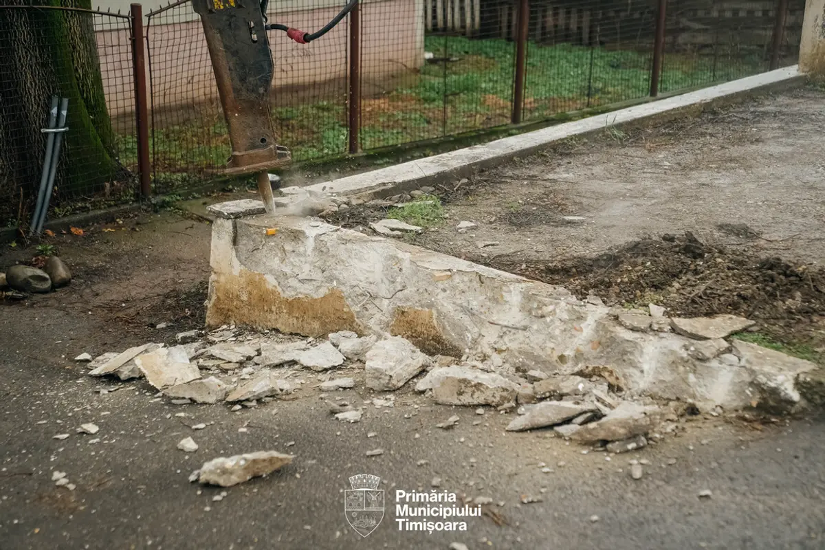 Primăria recuperează noi spații publice ocupate ilegal pe Calea Aradului