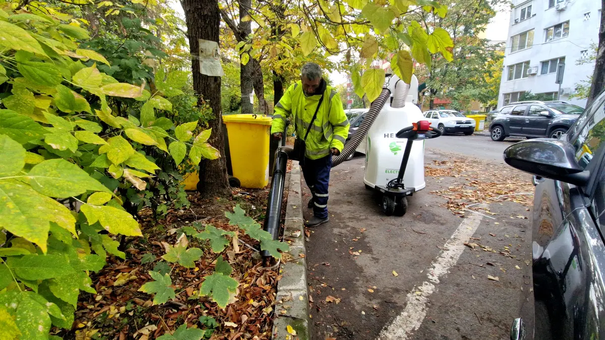 SaluT introduce aspiratoare stradale pe străduțele din cartierele Timișoarei