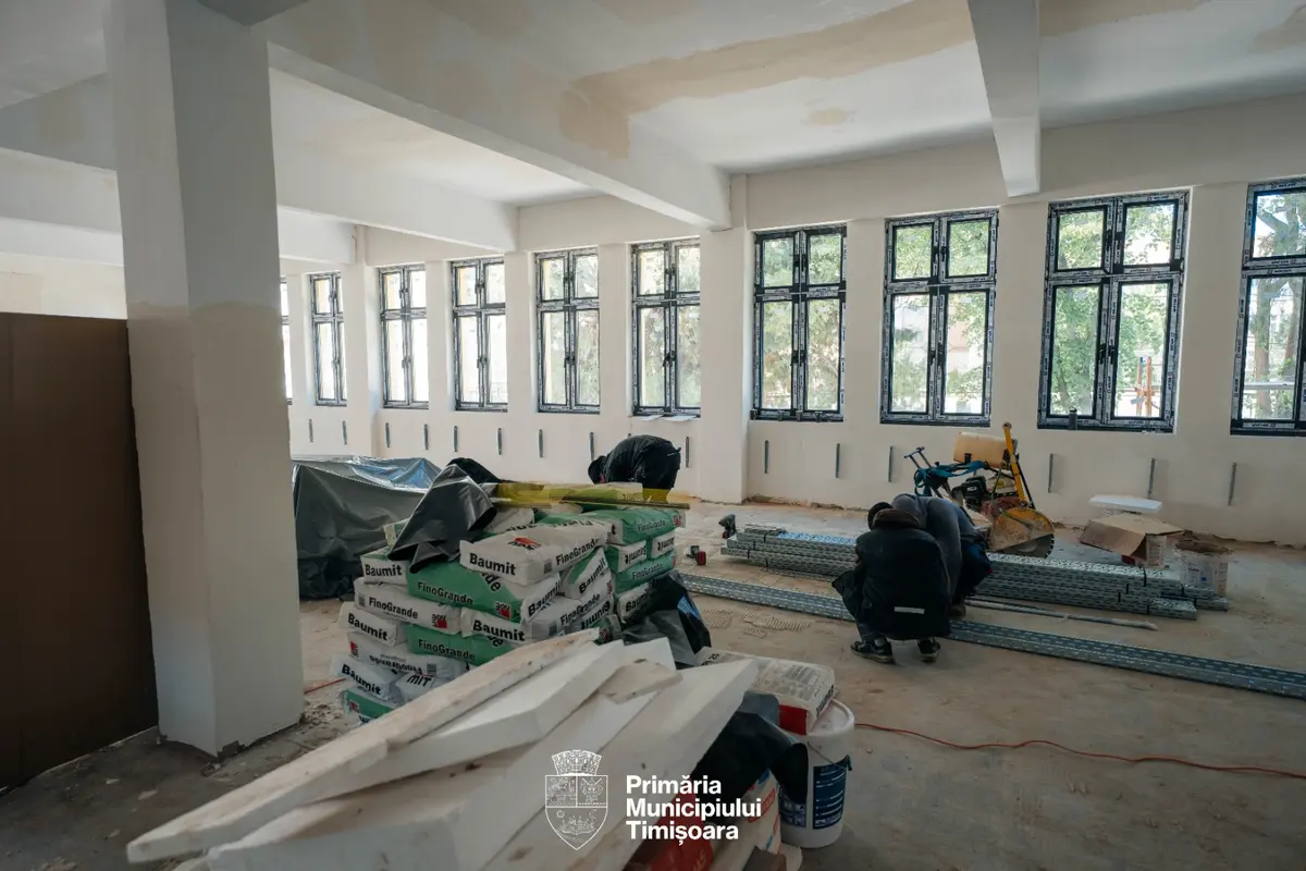 Fațada internatului de la Colegiul „Henri Coandă” a fost finalizată