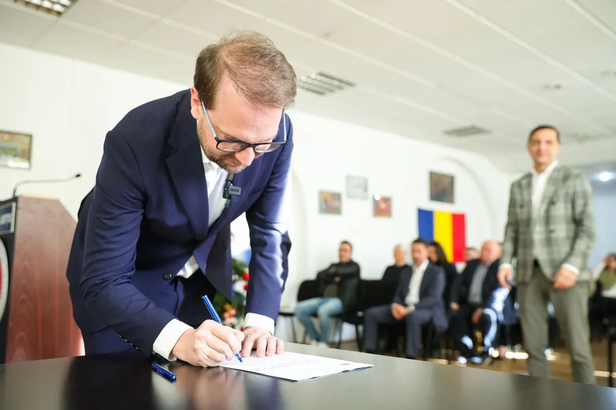 Dominic Fritz a depus jurământul de credință față de România și a devenit cetățean român