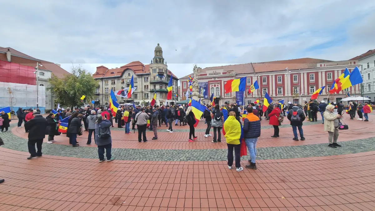 Boții nu ies în stradă. Doar 100 de persoane la „marele” protest suveranist de la Timișoara