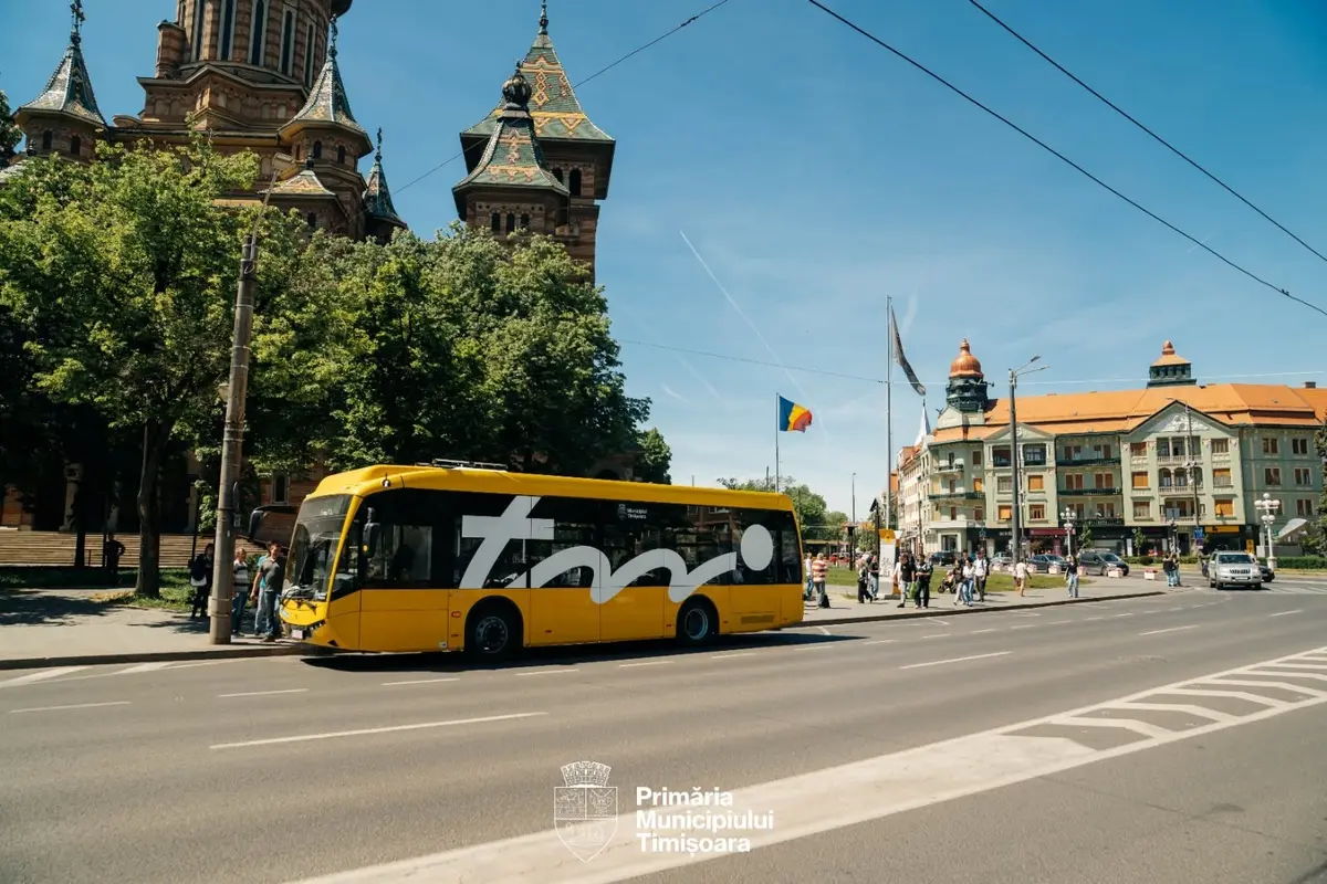 Consiliul Județean Timiș, acuzat că „vânează” șoferii STPT. Paula Romocean: „Amenzi de 2.500 de lei pentru că iau și lasă călători în stații”