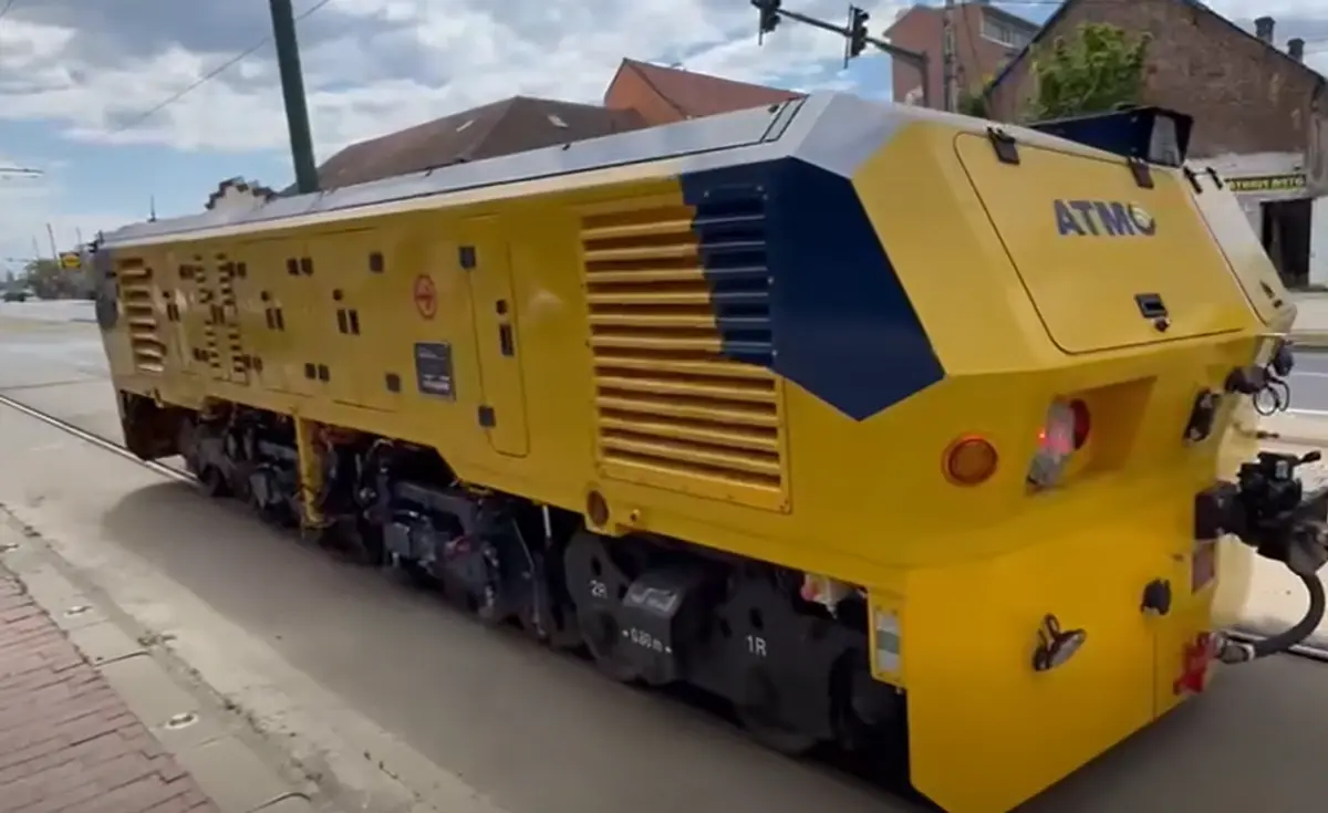 VIDEO | Viceprimarul Lațcău anunță un test în premieră la Timișoara: utilaj de 8 milioane € pentru mentenanța șinelor