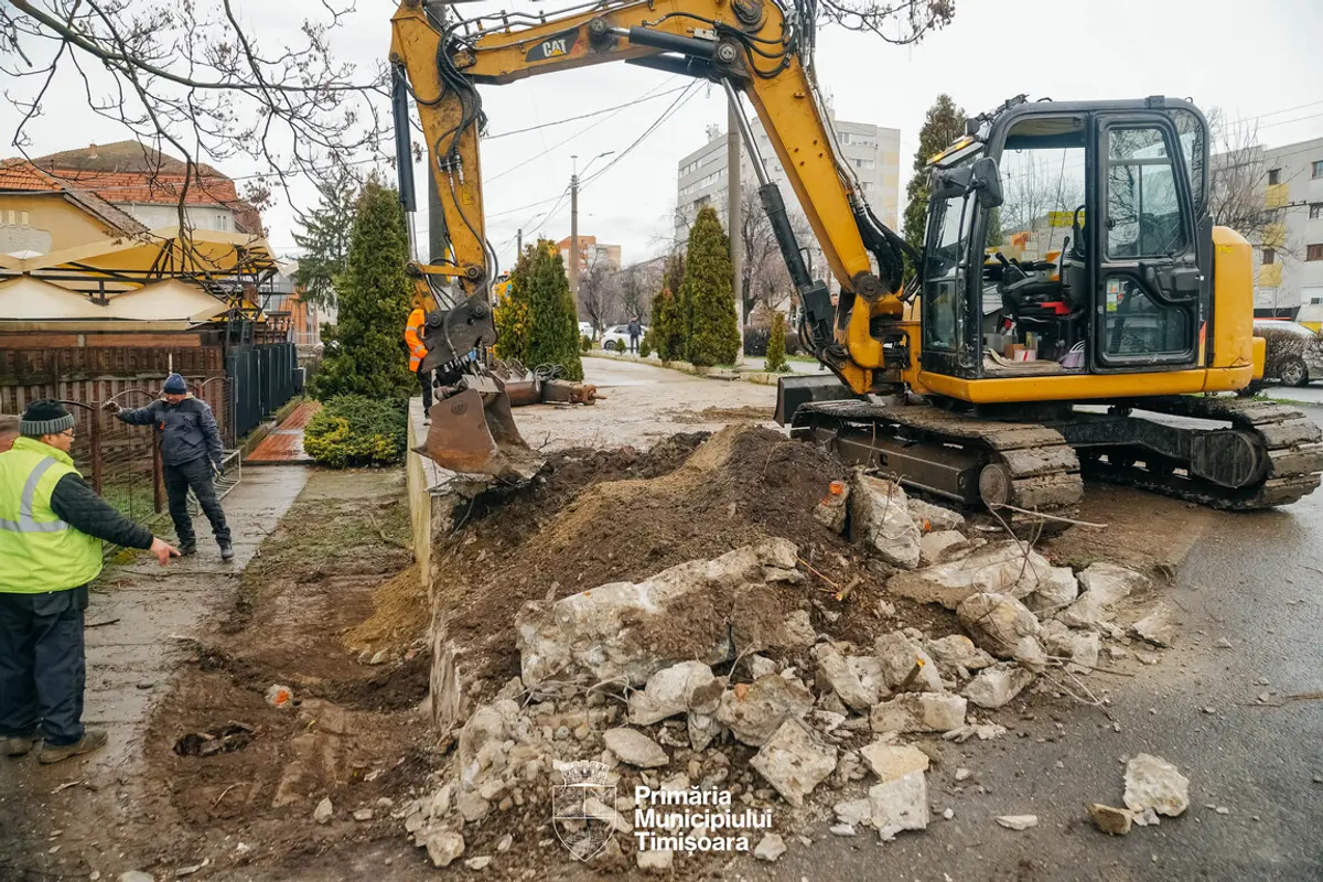 FOTO | Primăria recuperează noi spații publice ocupate ilegal pe Calea Aradului