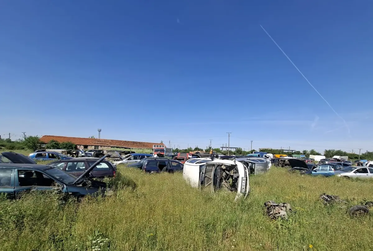 Dominic Fritz bate obrazul Gărzii de Mediu: „Poliția (nu Garda de Mediu) a amendat cimitirul de hârburi din zona METRO 2 cu 10.000 lei ”