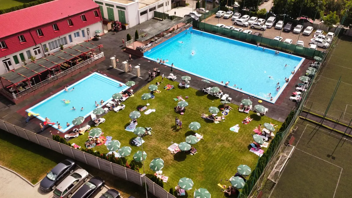 Se redeschide piscina STPT din Fabric. Baza de agrement își reia activitatea din 5 iunie