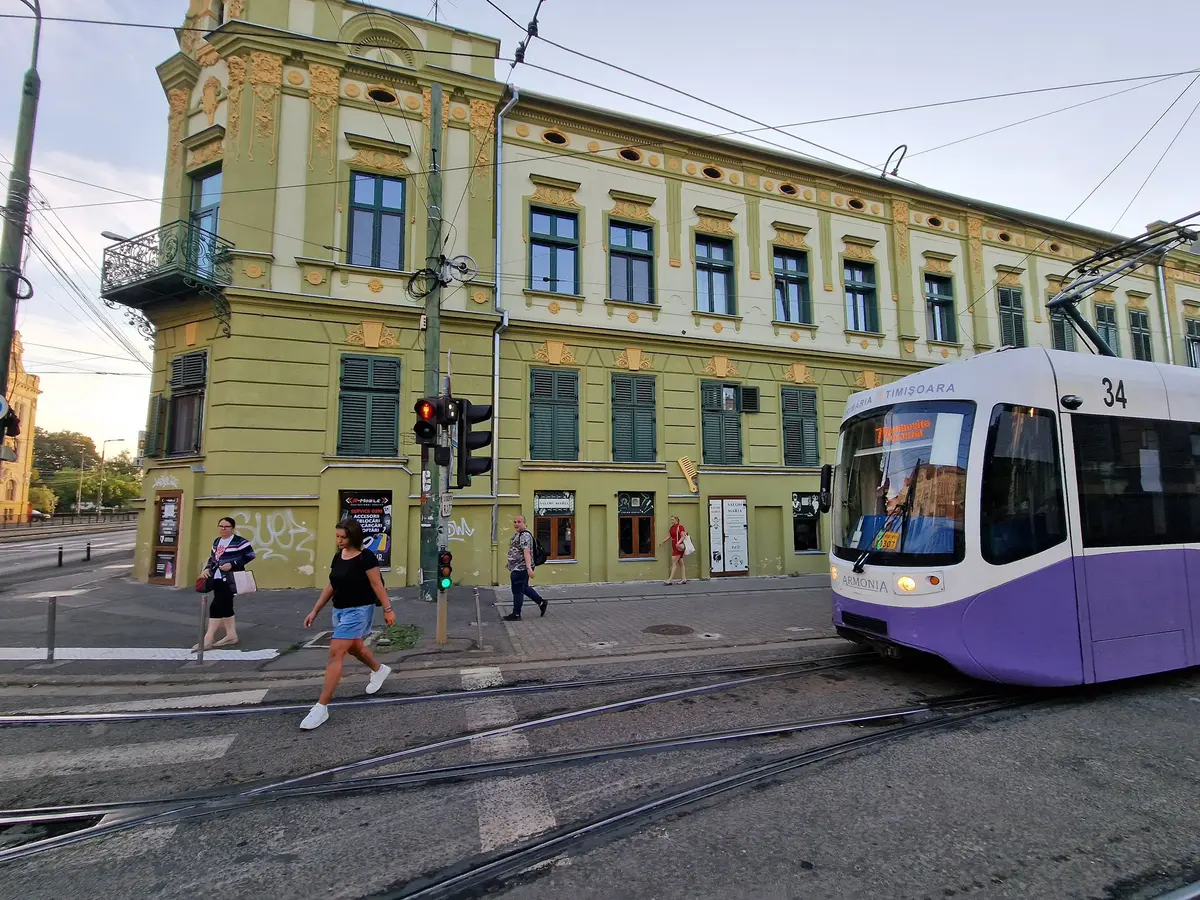 Au trecut de teste. Primele tramvaie Armonia circulă pe Linia 7