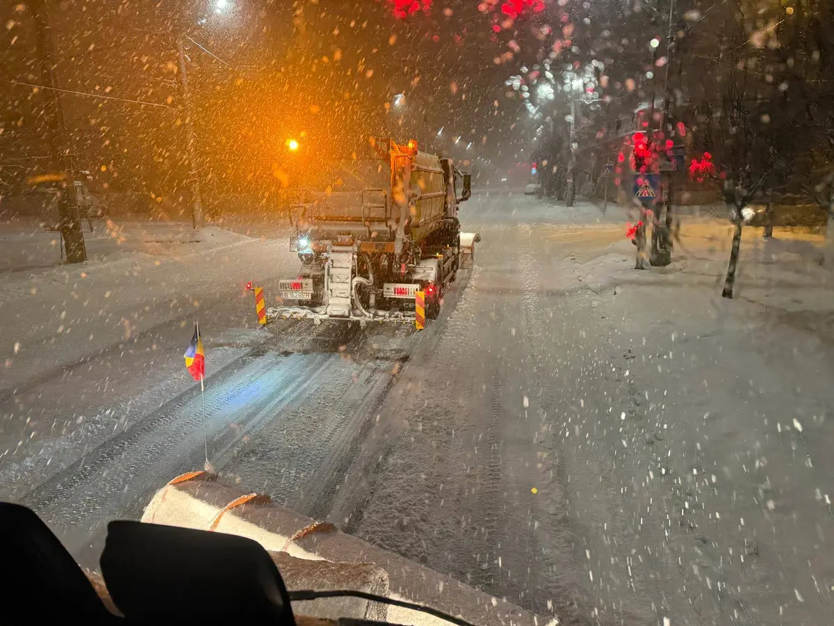 Timișoara, sub asediul zăpezii: primăria a mobilizat 350 de oameni