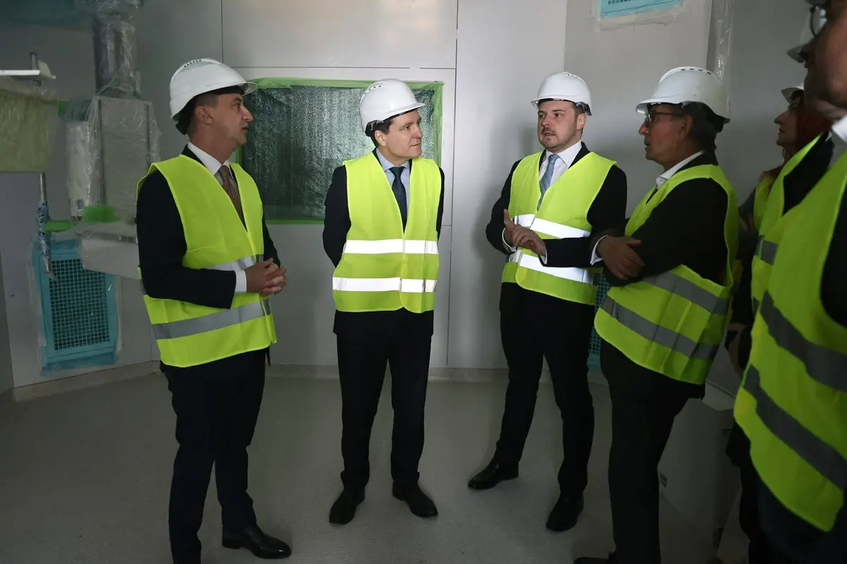 OPINIE | Ministrul PSD al Sănătății a plimbat Președintele României pe un șantier care oficial nu există