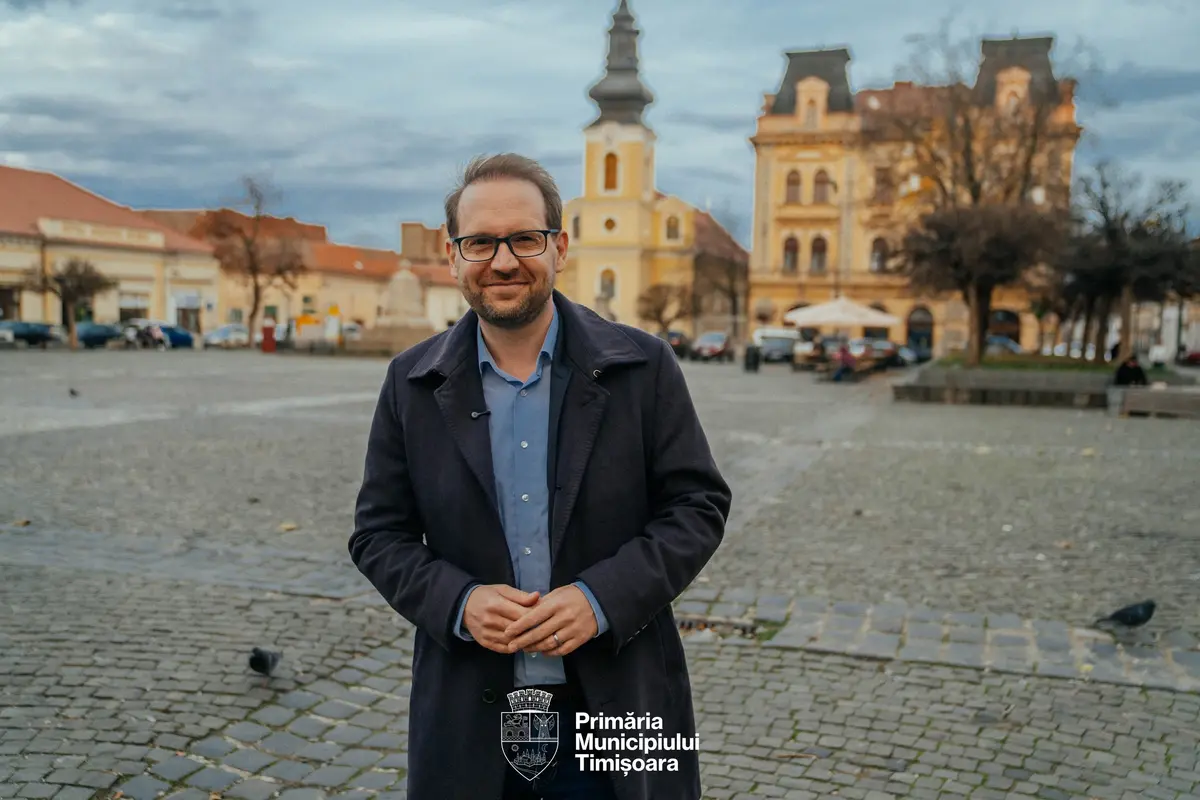 Dominic Fritz clarifică: piatra cubică din Piața Traian nu dispare, va fi refolosită în proiectul de modernizare