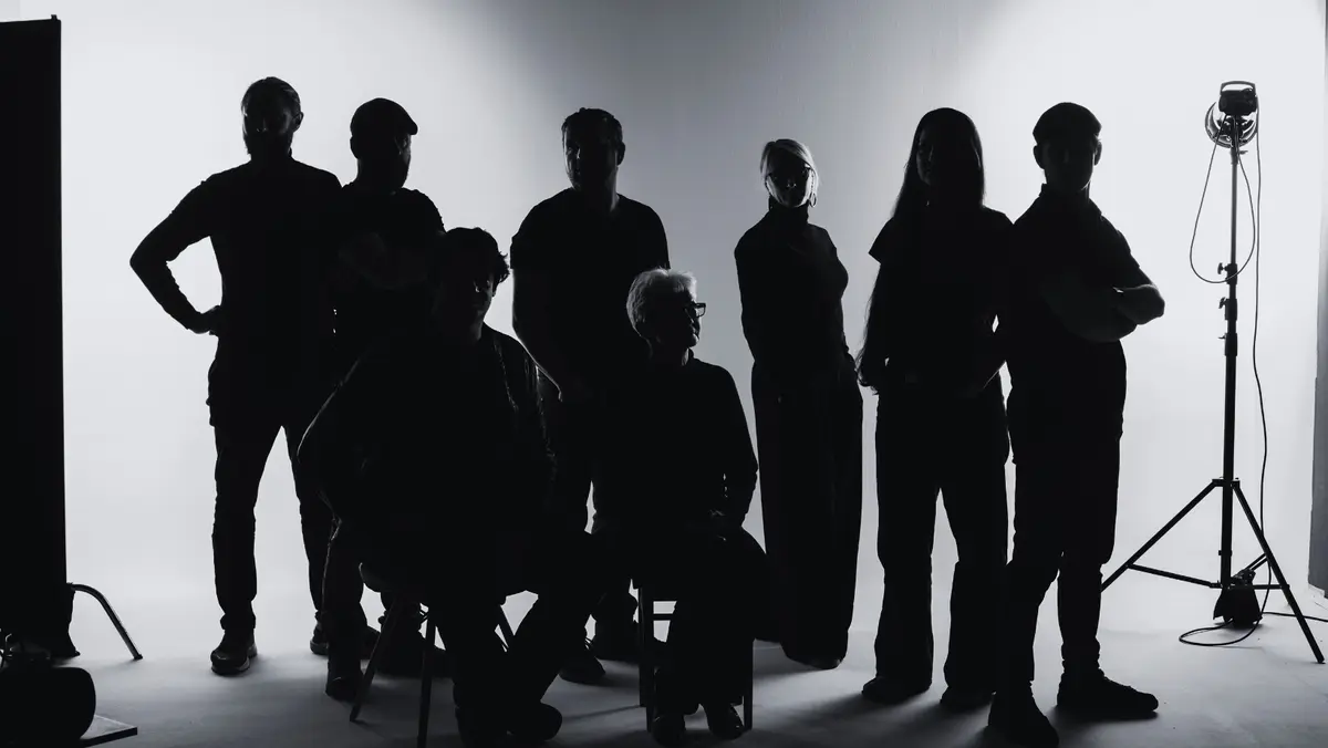 „Detectorul de minciuni” - o comedie despre adevăruri incomode și relații fragile, pe scena din Timișoara