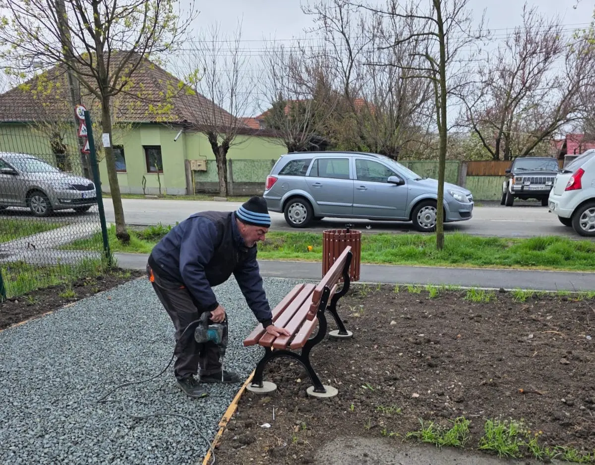 Spațiu abandonat transformat în loc de întâlnire: proiect din bugetare participativă finalizat în Ciarda Roșie