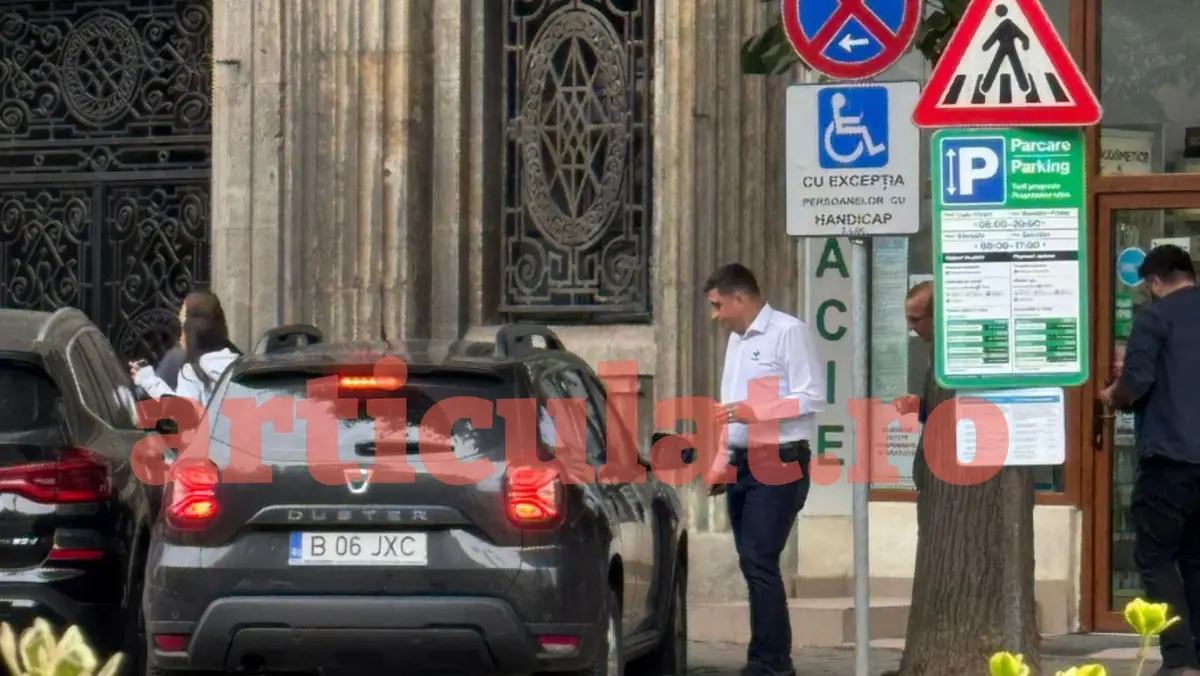 George Simion în vizită la Timișoara cu mașina Camerei Deputaților. A parcat pe loc rezervat persoanelor cu handicap