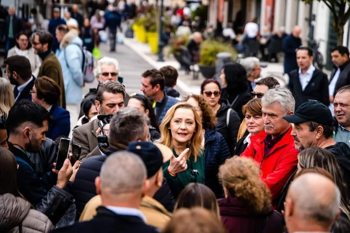 Elena Lasconi: Haideți să transformăm furia noastră în speranță! Votați USR de 1 decembrie! (P)